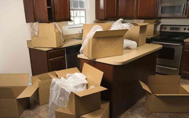 packing and moving kitchen items